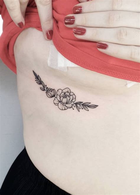 small underboob tattoo|33 small tattoos for women thatll make you want to。